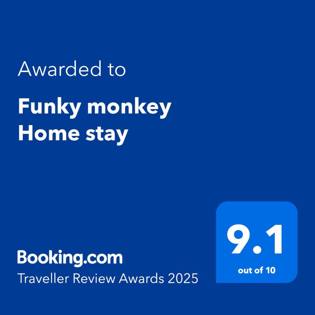 Funky Monkey Home Stay 亨比 外观 照片